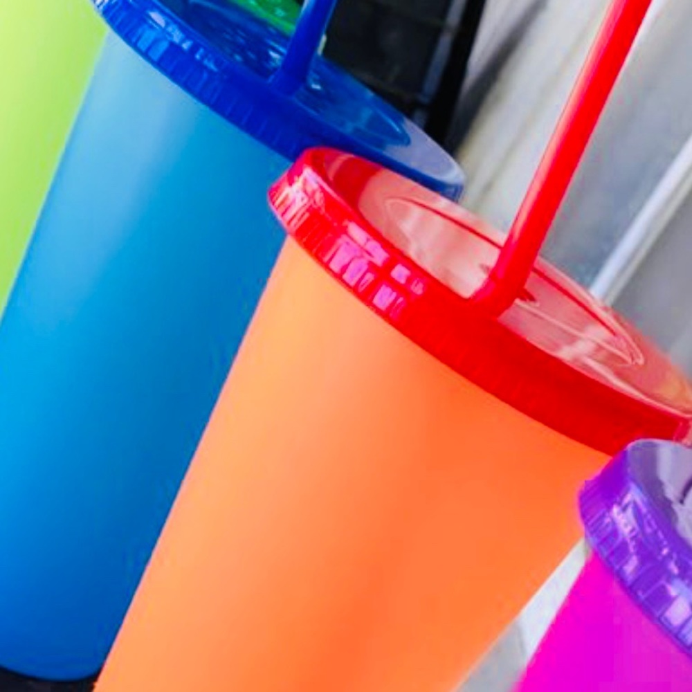 Color Changing Cups - Picture 2 of 2